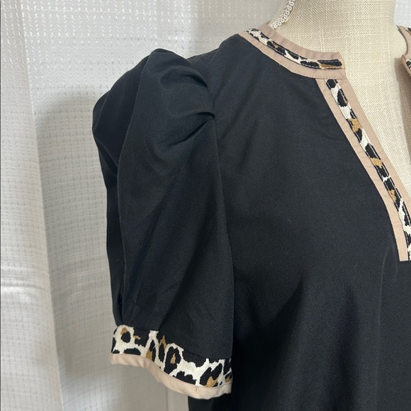 Elegant Black Puff Sleeve Top with Leopard Trim - Picture 2 of 4